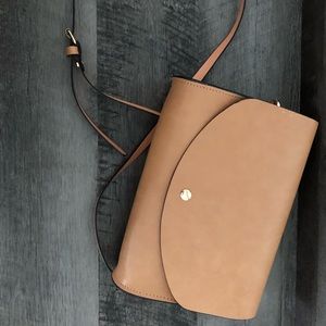 Cute, structured tan purse